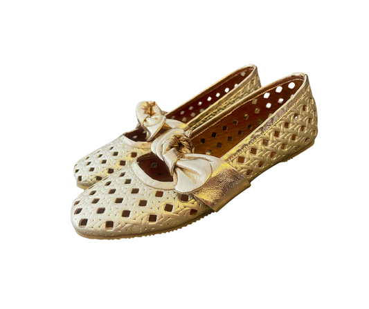 Bailarinas de cuero con diseño perforado color oro