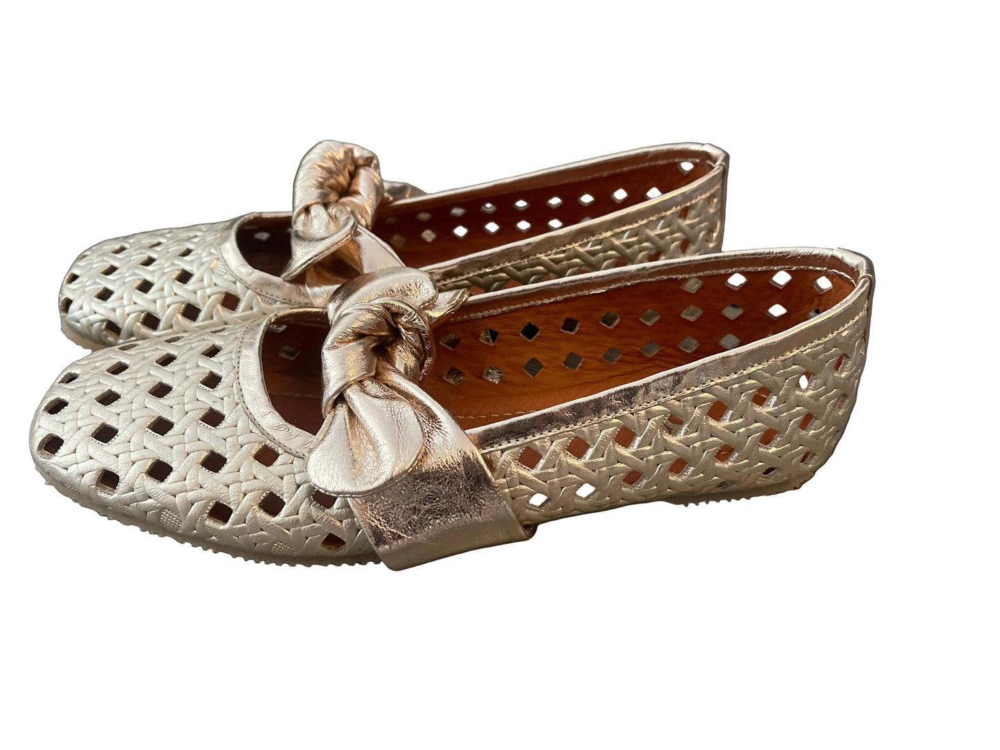 Bailarinas de cuero con diseño perforado color oro